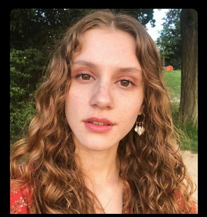 Fazla güzel biri...✍🤍 
<a href="/ahseneroglu22/">Ahsen Esin Eroğlu</a>  #ahseneroğlu