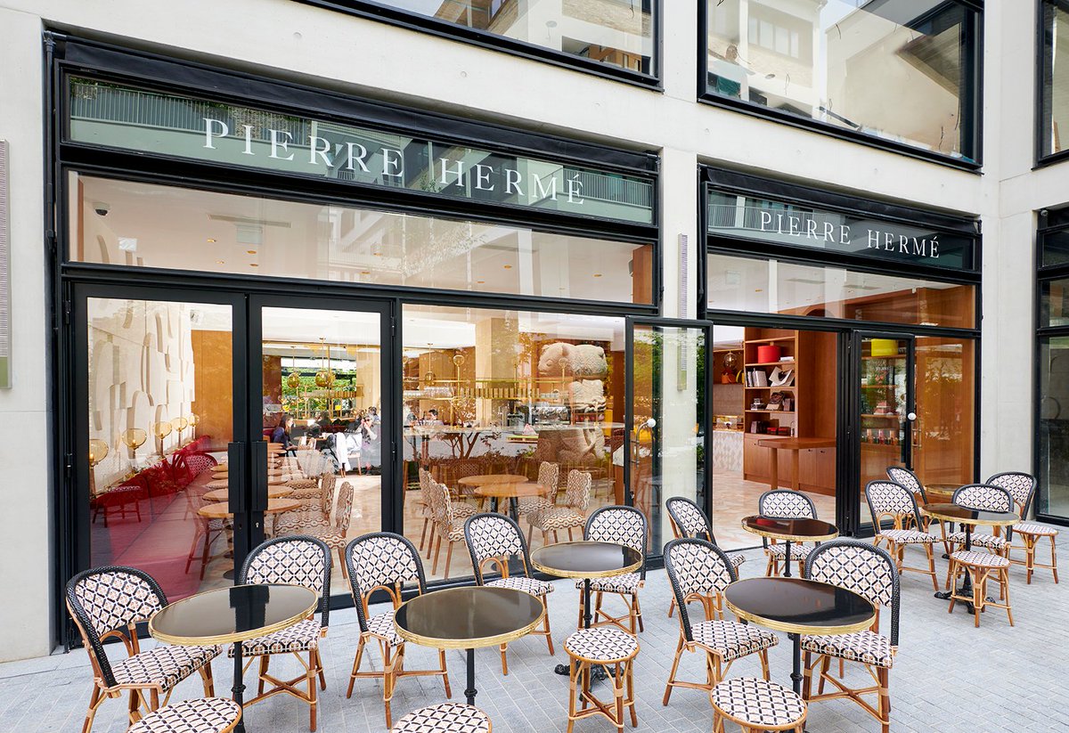 Nous avons le plaisir de vous annoncer la réouverture, ce jour, du Café #PierreHermé de Beaupassage à Paris.
Nos équipes vous donnent rendez-vous aux horaires suivants :  
De 11h à 19h du lundi au jeudi
De 11h à 20h le vendredi
De 10h à 20h le samedi
De 10h à 19h le dimanche