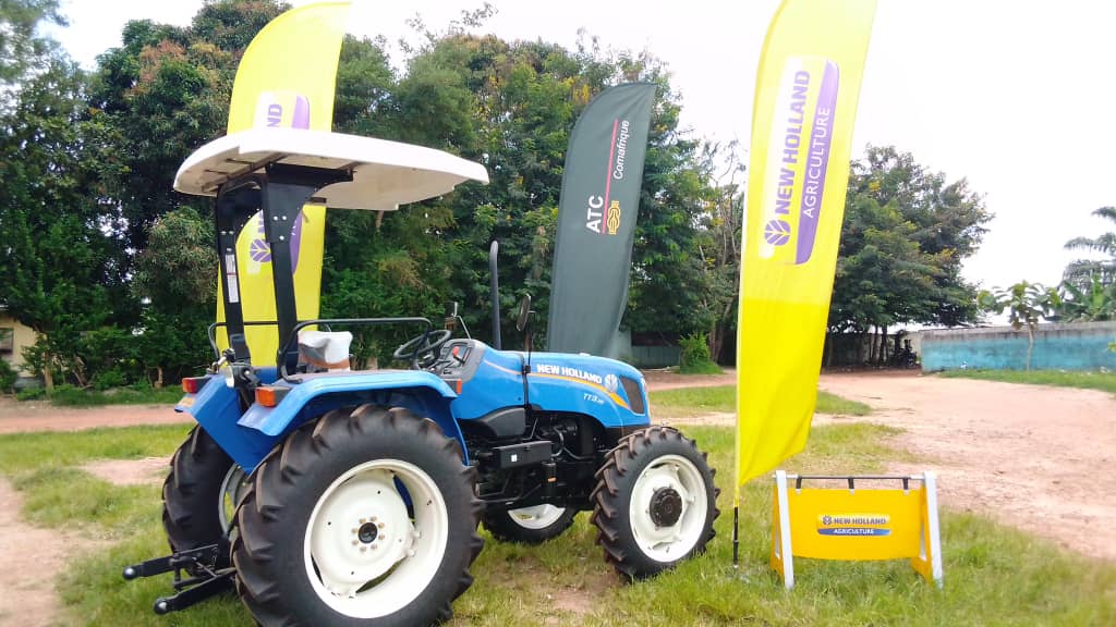 ATCComafrique's tweet photo. #TournéezoneOuest
#NewHolland
𝗔𝗧𝗖 𝗖𝗢𝗠𝗔𝗙𝗥𝗜𝗤𝗨𝗘 et son partenaire 𝗔𝗗𝗩𝗔𝗡𝗦 𝗖𝗜 entreprennent du 17 au 21 août 2021 une tournée dans la Zone Ouest (Blolequin 17/08/2021, Guiglo 18/08/2021, Duekoué 19/08/2021 et Man 21/08/2021). https://t.co/bxXhPY5wF0