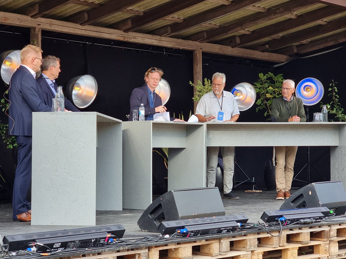 "Vi skal måske ikke snakke genstart, men en start på ny for kulturen og de frivillige" sagde en borgmester på debatten Genstart af kunst og kulturlivet Kulturmødet.
- se med fb.me/e/1KghADl7C 

#km21 #culturematters