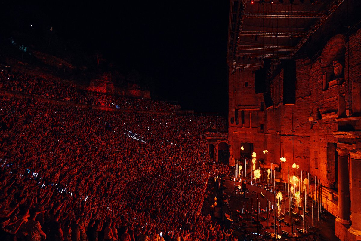 magicfxbv's tweet image. /𝗪𝗔𝗟𝗟 𝗢𝗙 𝗙𝗟𝗔𝗠𝗘.
Back at a live event full of people again! This @davidguetta show with 16 (!) FLAMEBLAZERS definitely belongs to our wall of flame. 🔥🙏🤩

⚡ Show by @Nanteffect @highscreamltd @romainpissenem
📷 @Patandpatate / GuilleGS

#davidguetta #flameblazer