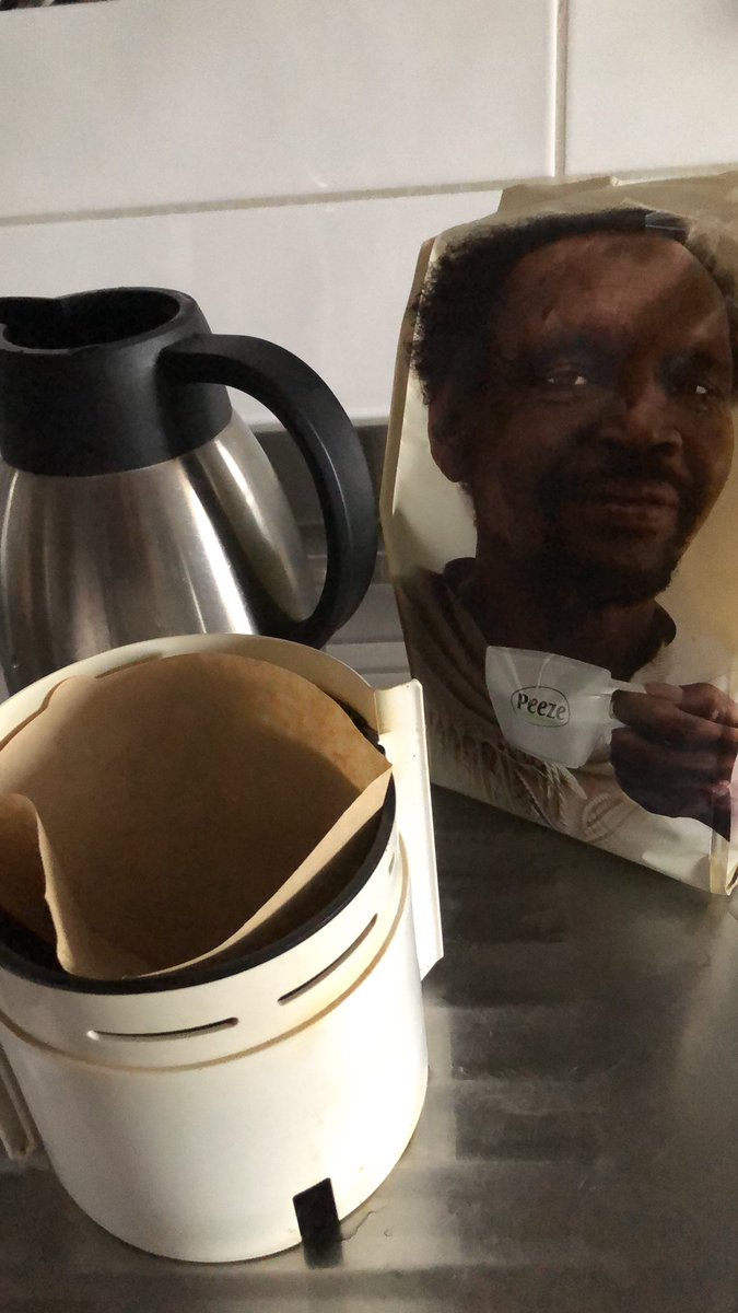 Geen stroom. Ouderwetse koffie! Alles draait door!