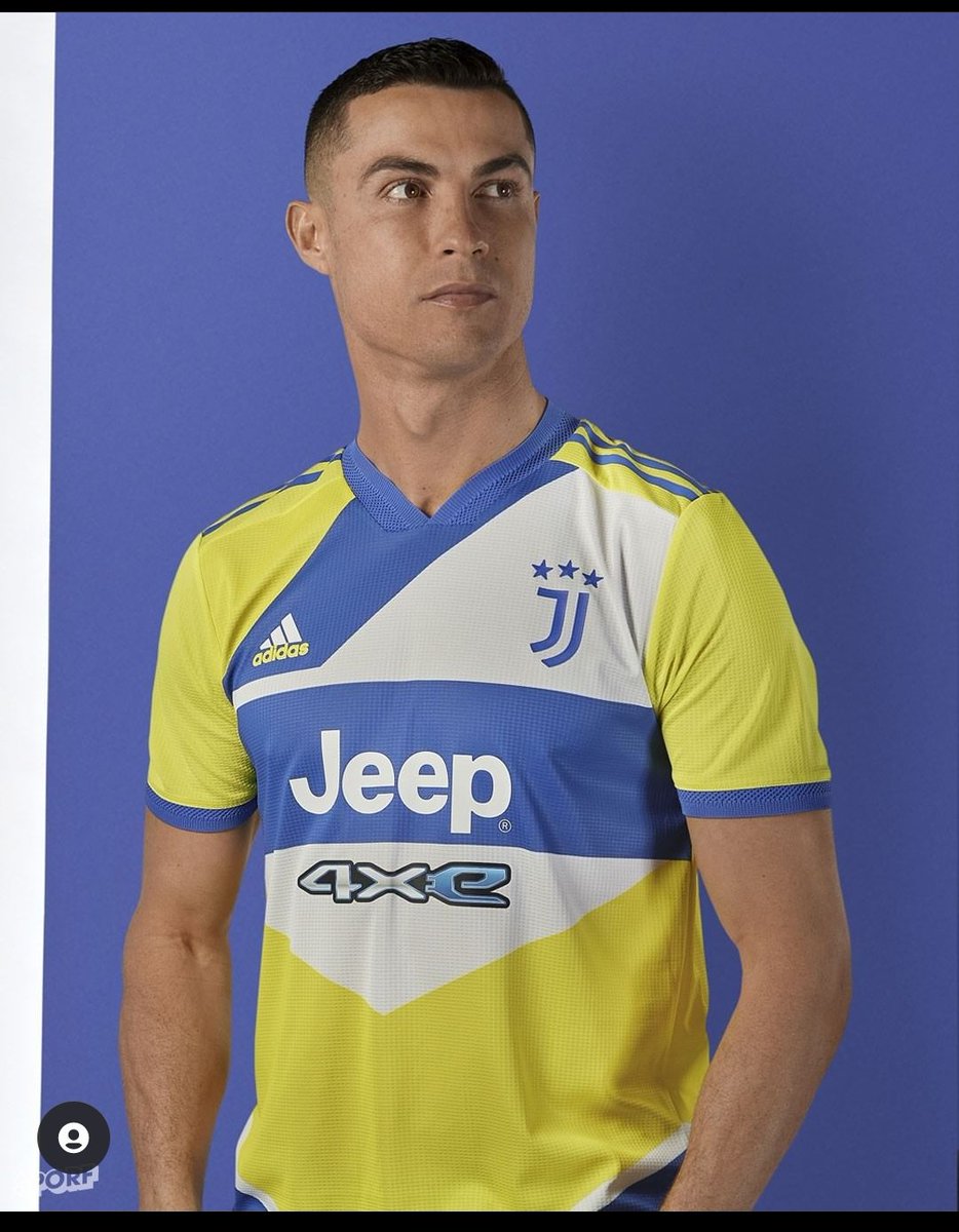 gio_81_gio's tweet photo. Non sapevo che la @juventusfc facesse anche ciclismo https://t.co/Q45npK4Y4v