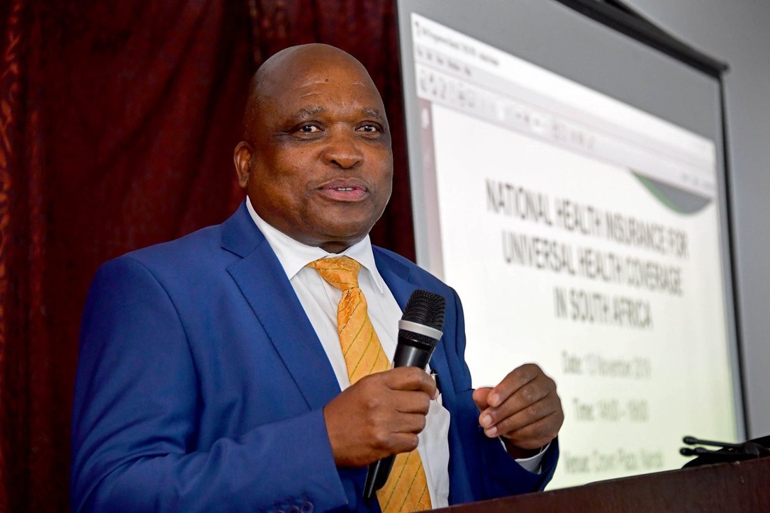 News24's tweet image. BREAKING | Finally: Vaccinations open for everyone 18 and older from Friday

ow.ly/LQb350FU0gO