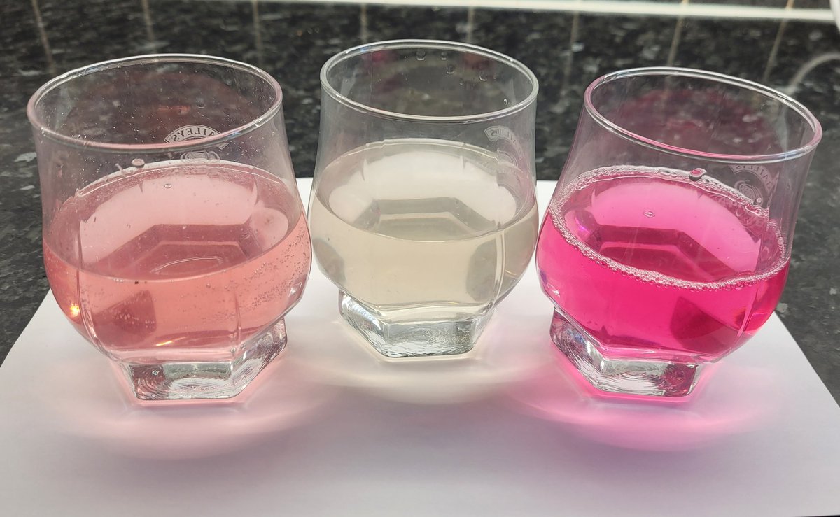 For today's #gardenindicator I've used a #Himalayan balsam flower <a href="/AlchemistAngus/">AngusAlchemist</a> <a href="/CrocodileChemi1/">CrocodileChemist</a> <a href="/TimSmith2021/">Tim Smith</a> <a href="/CLEAPSS/">CLEAPSS 🏁</a> <a href="/DrRoo01/">Dr Roo: Technician</a> #plants #ScienceTwitter #Biology #ACID L to R: Vinegar, tap #water &amp; sodium bicarbonate. <a href="/wackiejood/">Jacqueline Wood</a> <a href="/sandrine9210/">Sandrine Bouchelkia</a> <a href="/STEMyBanda/">STEMYMissBanda</a> #Chemistry <a href="/jopackaj/">J Opacka💙</a>