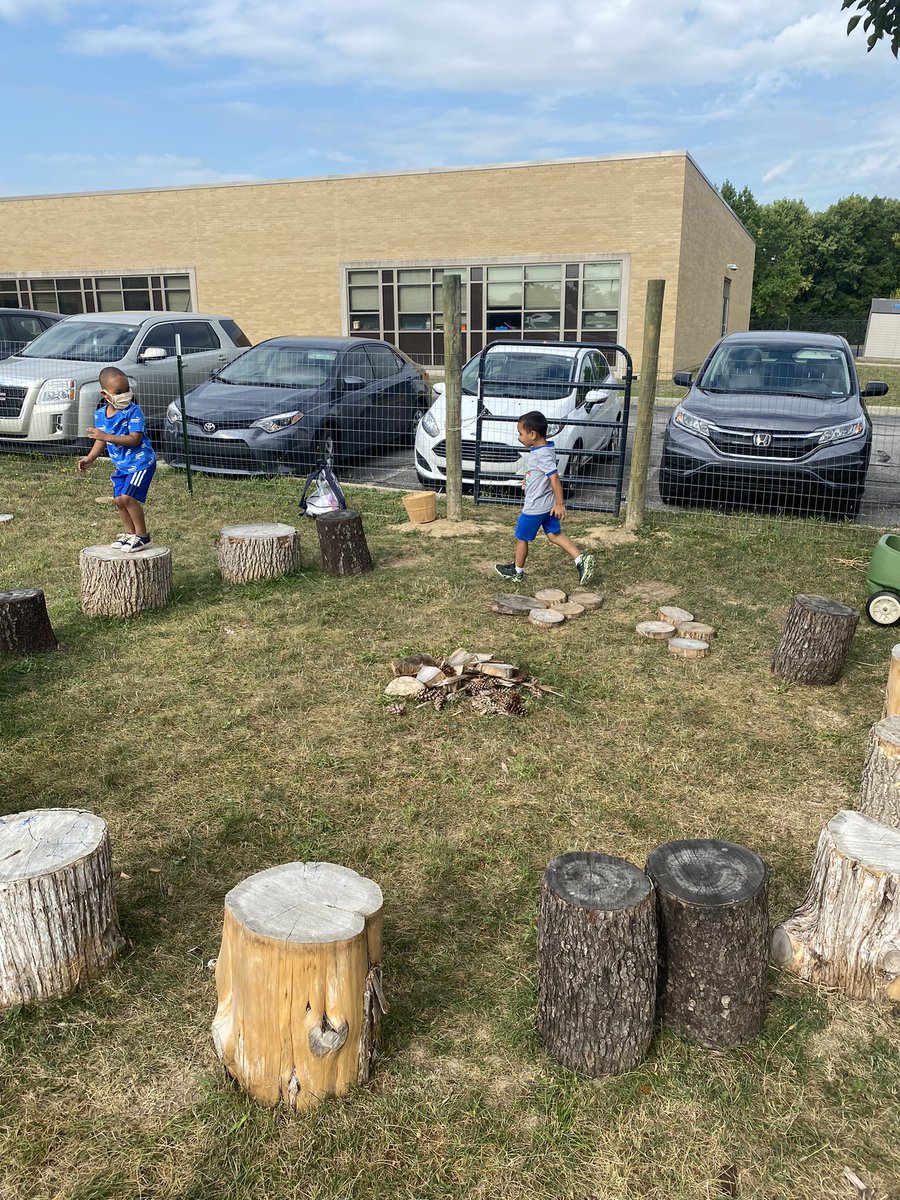 BeilStephany's tweet photo. Our class LOVES the learning garden! Yesterday, we found a grasshopper!๐ฆ #WTPadventures #wearewayne https://t.co/vVFmOVpv3s