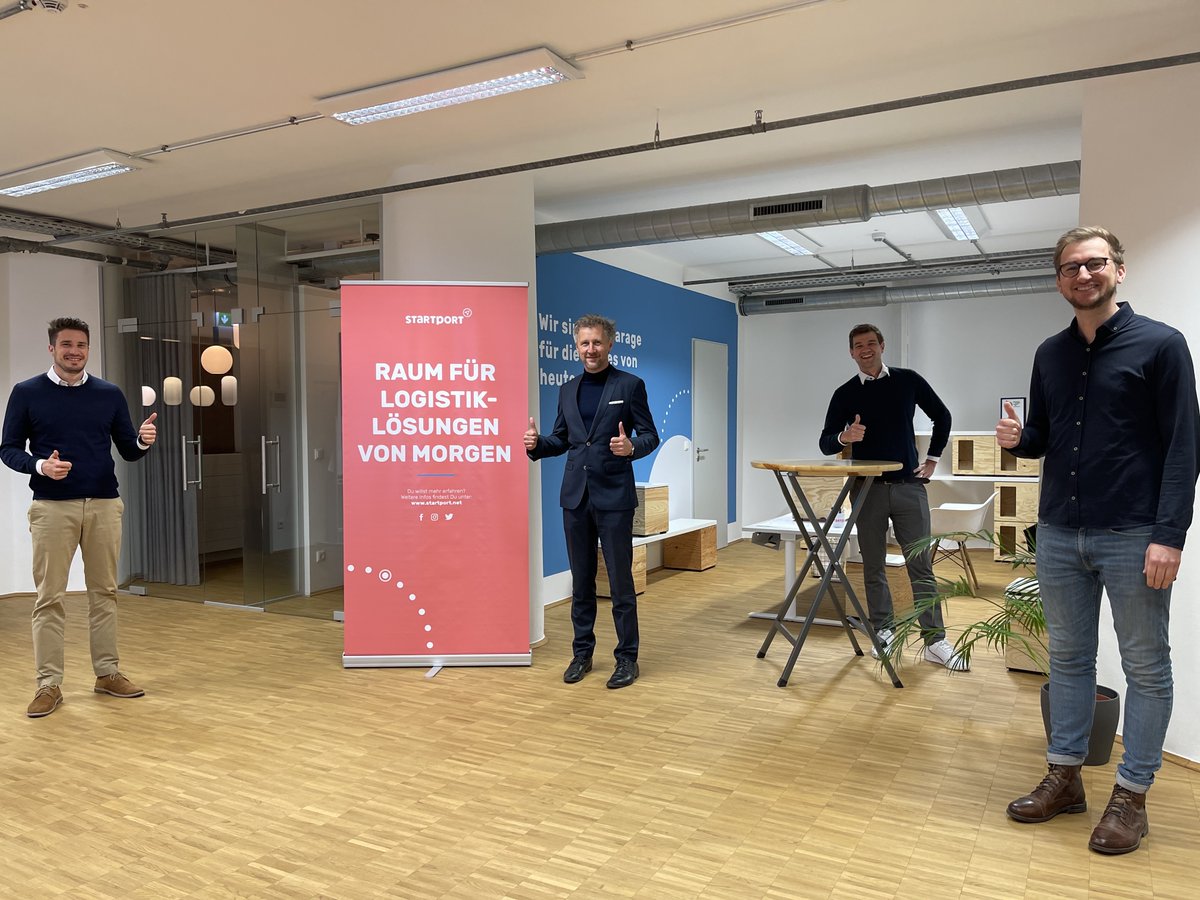startport (@startport_ruhr) on Twitter photo 🚀 Wir freuen uns, die Programmpartnerschaft mit Lufthansa Industry Solutions (<a href="/LHIND_DLH/">Lufthansa Industry Solutions</a>) bekannt zu geben. LHIND ist ein Dienstleistungsunternehmen für IT-Beratung und Systemintegration. Die Lufthansa-Tochter unterstützt ihre Kunden bei der digitalen Transformation. 🚀 Wir freuen uns, die Programmpartnerschaft mit Lufthansa Industry Solutions (<a href="/LHIND_DLH/">Lufthansa Industry Solutions</a>) bekannt zu geben. LHIND ist ein Dienstleistungsunternehmen für IT-Beratung und Systemintegration. Die Lufthansa-Tochter unterstützt ihre Kunden bei der digitalen Transformation.