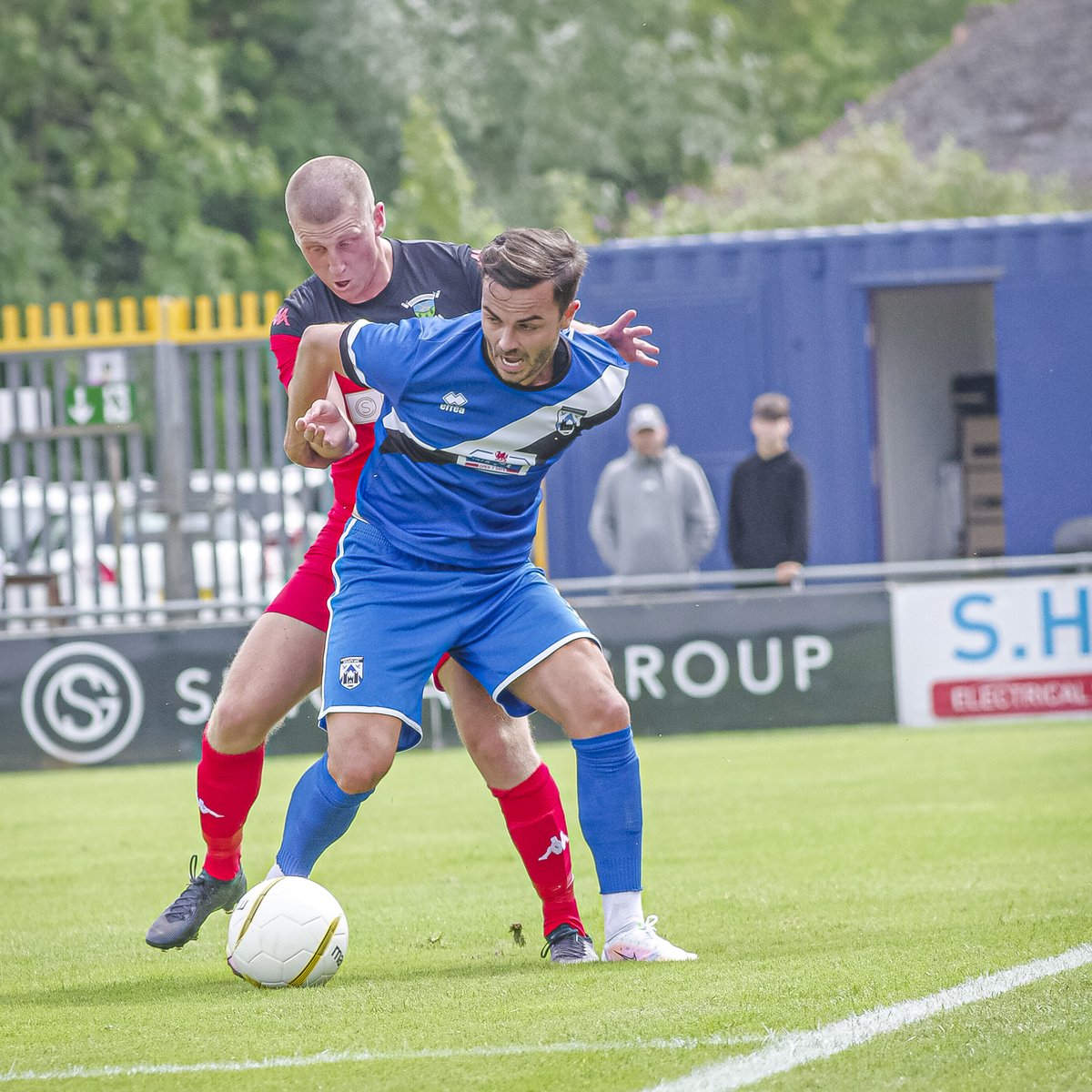 HaverfordwestFC's tweet image. One day to go until we face @CardiffMetFC and welcome fans back to the Bridge Meadow for a Cymru Premier match... 

We are excited to see you! 😄

Remember that admission is FREE

#HaverfordwestIsBest
