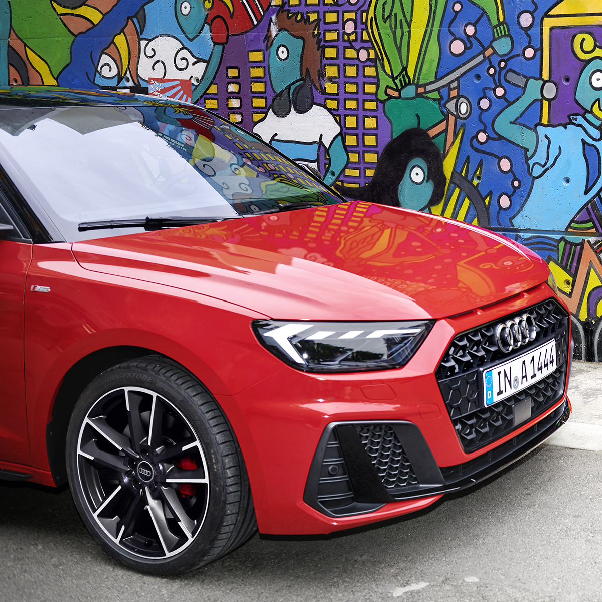 audispain's tweet photo. Unos piensan en alcanzar un único destino; otros, en cambio, anhelamos descubrirlos todos al volante del Audi A1 Sportback. Si la vida es un viaje, que sea el mejor de tu vida.
Descubre condiciones, hasta el 31.08 en https://t.co/Cg0YZuSEQ4 #TimeToLiveTimeToAudi
#AudiA1Sportback https://t.co/xDA0pFRTZy