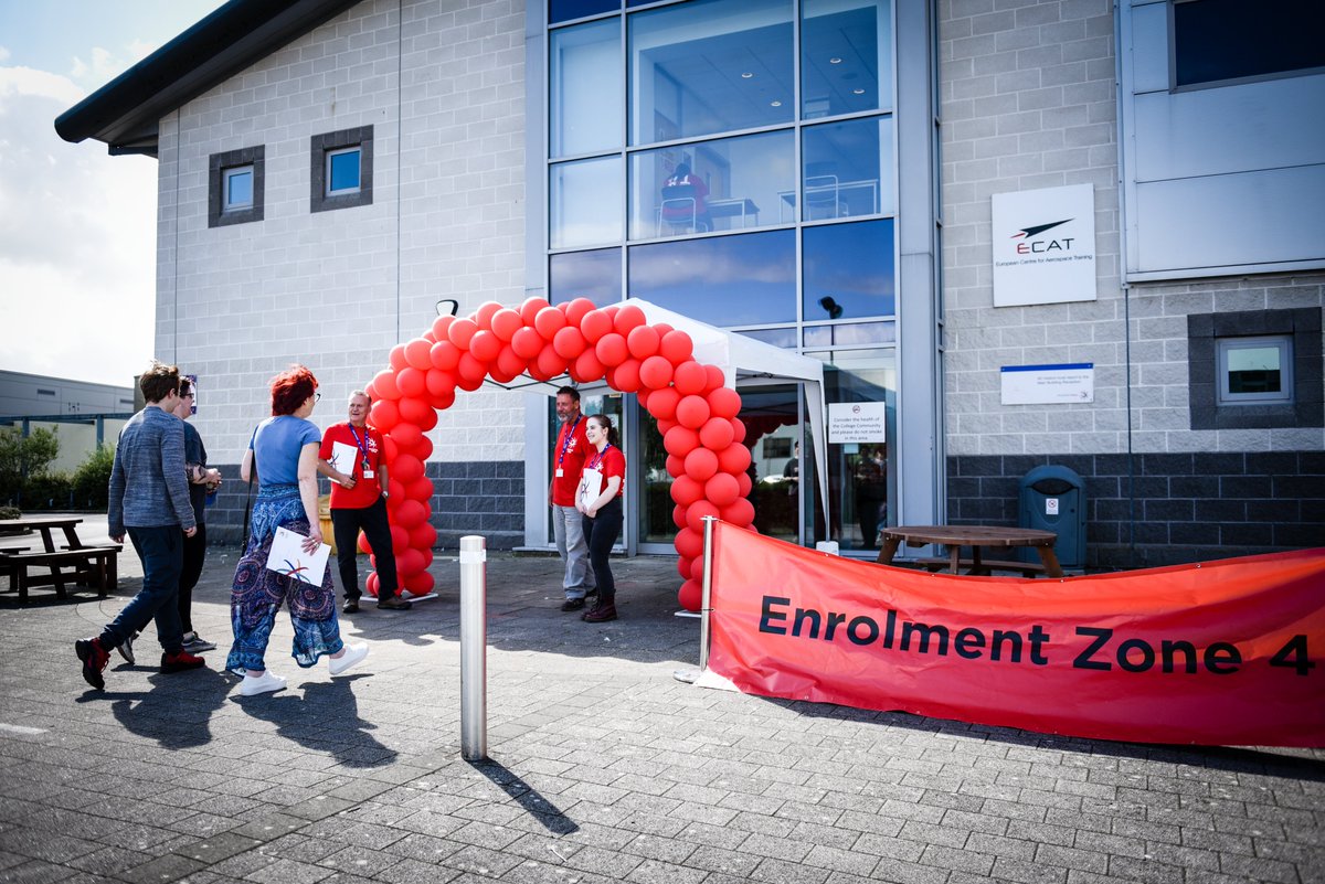 MaccCollegeNews's tweet photo. We can’t believe it’s a whole week since enrolment started! 😱

Its been an amazing whirlwind of a week, and its fantastic to see all the new students who have enrolled. 🤩

Head down to have a chat with our enrolment team, or get in touch with us. 

📩 info@macclesfield.ac.uk https://t.co/EG9WqMfJxe