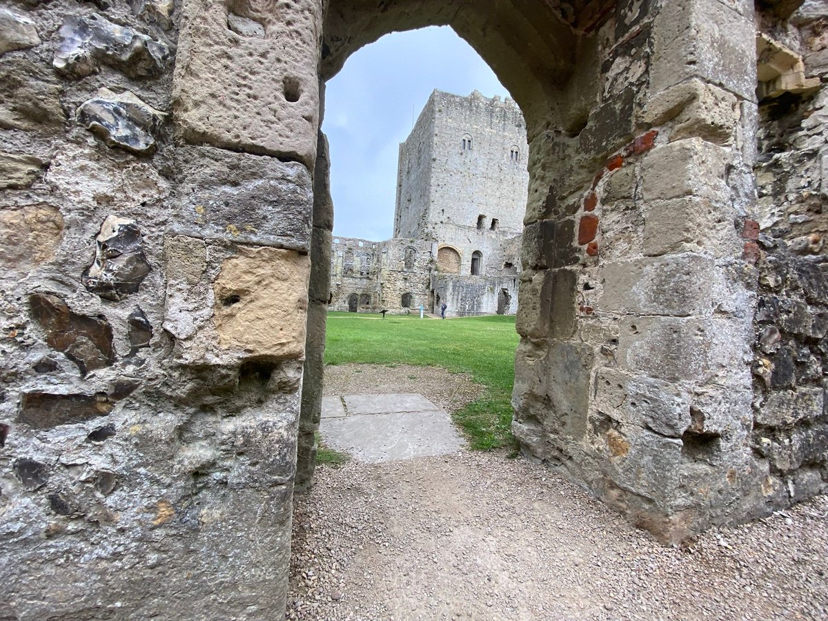 Looking for somewhere different to head for a day out? 

A few weeks ago, we headed down to Portchester Castle for the afternoon! An awesome place to take junior adventurers too!

Check out more about Porchester Castle here: buff.ly/37AgyrG

#WhatWillYourNextAdventureBe
