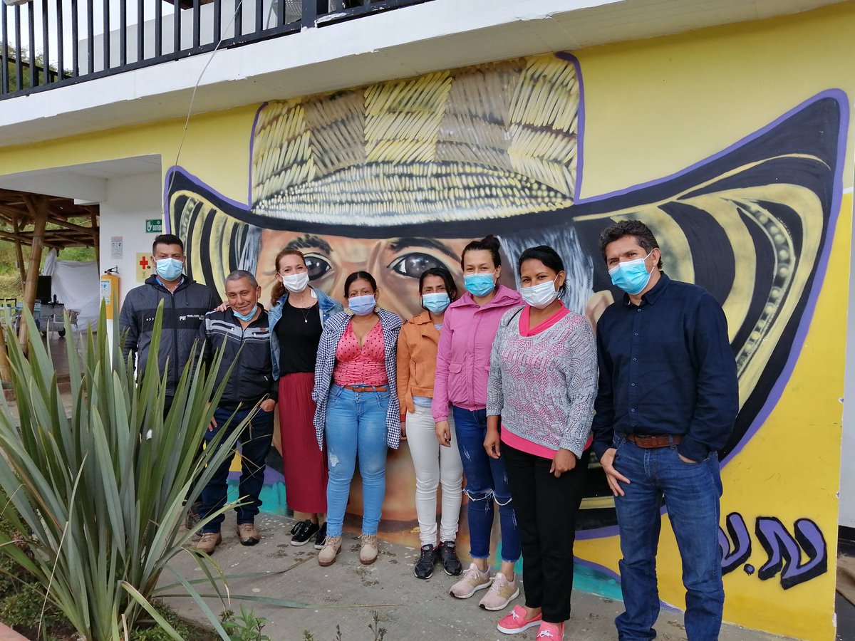 loicfrei's tweet photo. Realizamos en las instalaciones de @ASOPEPPLANADAS una gran asesoría en Recursos Humanos. Desde @acodea_ ¡Gracias al grupo #UNICA y especialmente a Lucía Garrido por transmitir de esta manera tan poderosa tus conocimientos! @AFD_es y @FFP_AgriCord ; su apoyo, es transformador. https://t.co/4Cc10ZLdfD