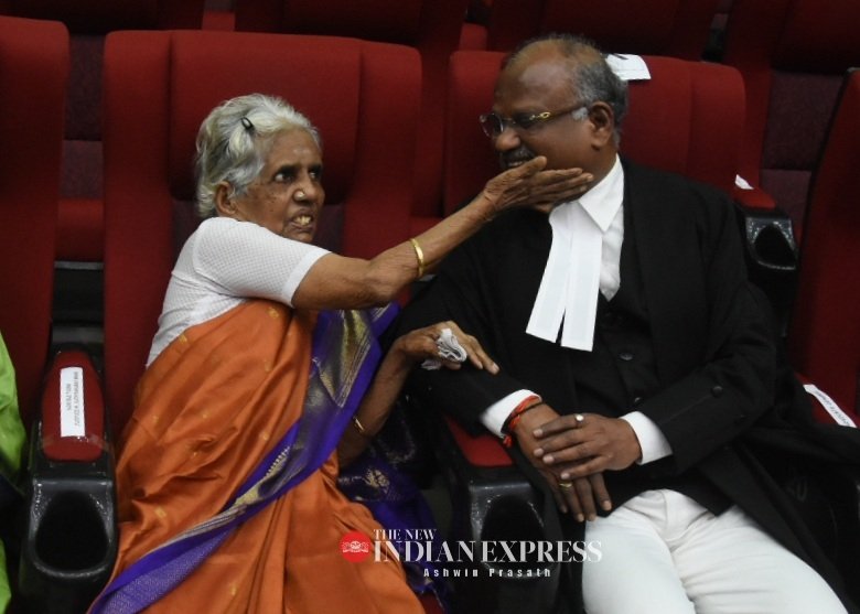 #Justicekirubakaran seeks greetings from his mother Rajammal during his retirement function at #HighcourtofMadras @NewIndianXpress @shibasahu2012 @haisat2005 @xpresstn