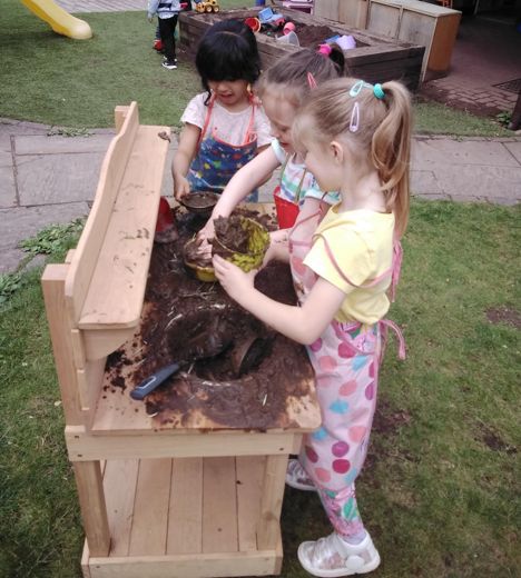 tLearningTree's tweet image. Play is the foundation of the education that we provide, led by the children’s’ interests. This creates holistic development for each child, led by their choices.

Find out more: thelearningtreecardiff.co.uk/learning