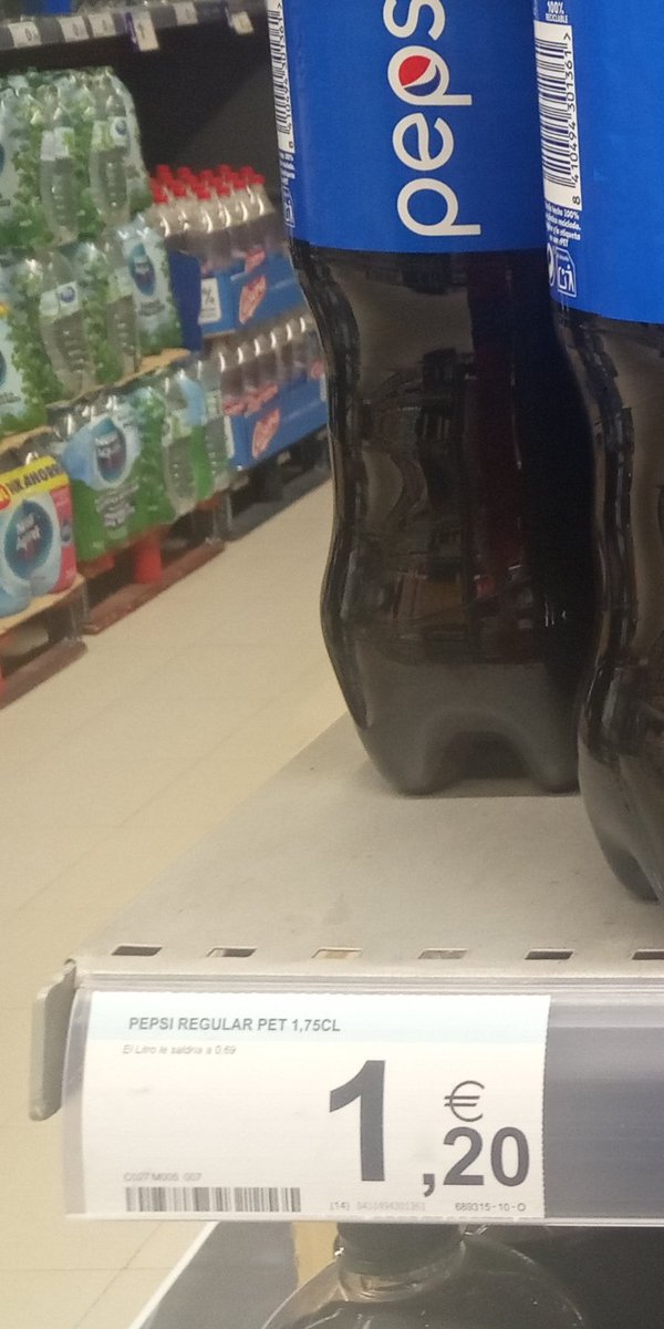 superrekero's tweet photo. Id al @CarrefourES de Lavapiés a comprar @pepsi, ver: PACK AHORRO, luego mirar los precios y ver que el pack cuesta 2'40(0'70€/L) y 1 botella 1'20(0'69€/L)...Ay! pillines del @CRFresponde si queréis engañar a los @consumidores d @consumomadrid por - no pongáis el precio x litro https://t.co/zNMbJlcCAI