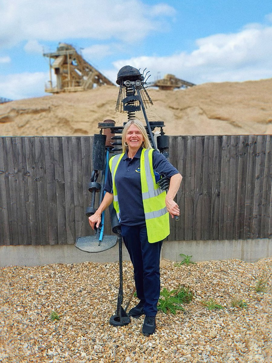 AbsoluteHygiene's tweet image. Our Service Technician Gill Lilly is very thorough with her work and we always receive glowing reports. Working through the pandemic has been extremely difficult, but she always finds time bring fun and positivity to the team Thank you Gill 🌟 #WorldPhotoDay  #WorldPhotographyDay