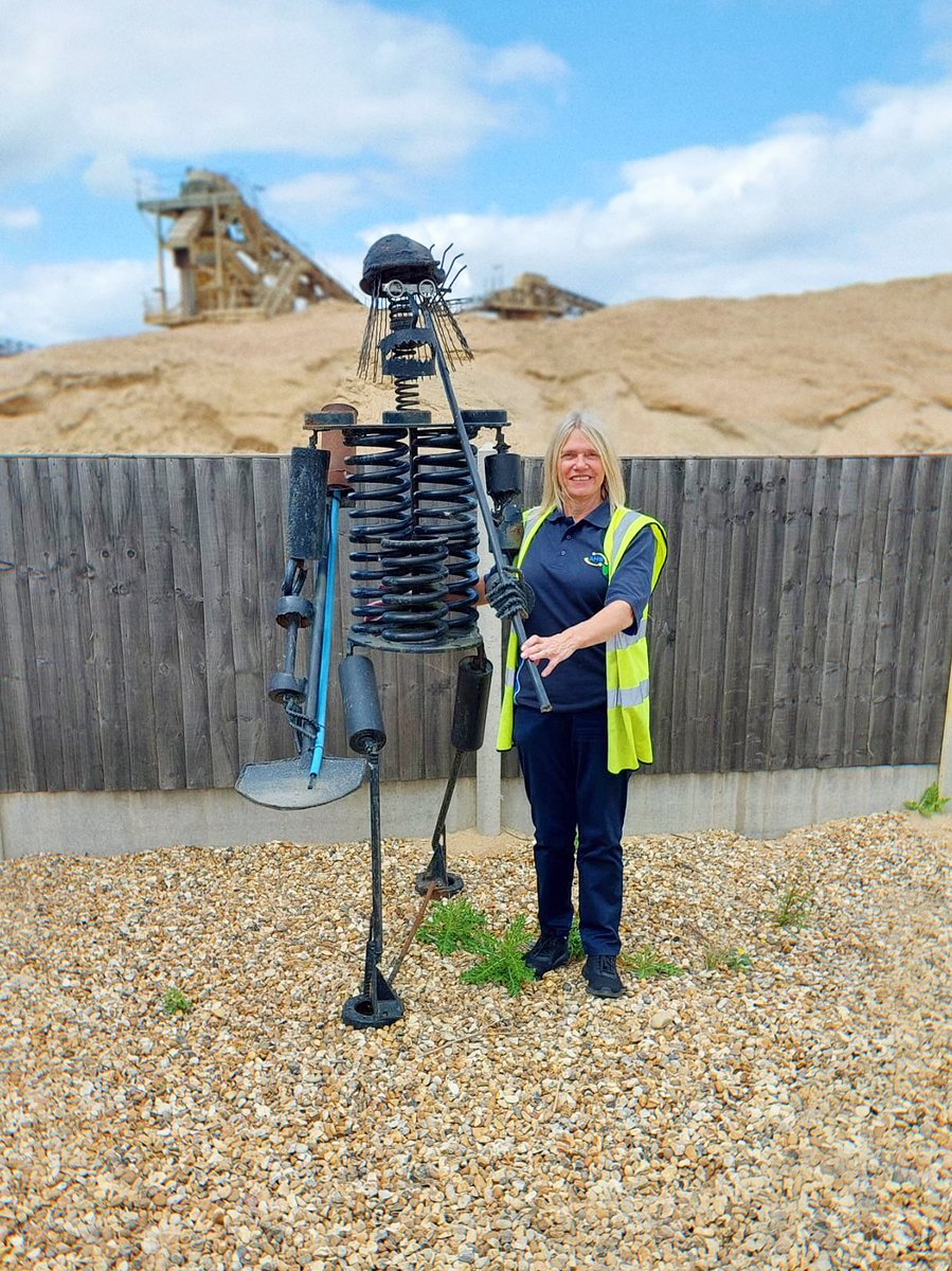 AbsoluteHygiene's tweet image. Our Service Technician Gill Lilly is very thorough with her work and we always receive glowing reports. Working through the pandemic has been extremely difficult, but she always finds time bring fun and positivity to the team Thank you Gill 🌟 #WorldPhotoDay  #WorldPhotographyDay