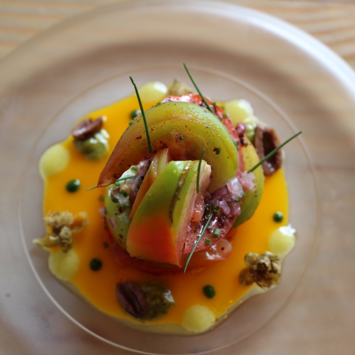 BonViveurSpain's tweet image. 🍽️🍷 Miel y vino son las patas de @QuatreMolins, restaurante en Tarragona donde la técnica y la creatividad de Rafel Muria nos invita a redescubrir la cocina local. ¿Lo conoces? 😋👉 bit.ly/3s5Oepp

#QuatreMolins #chefdelamiel #RafelMuria #Bonviveur