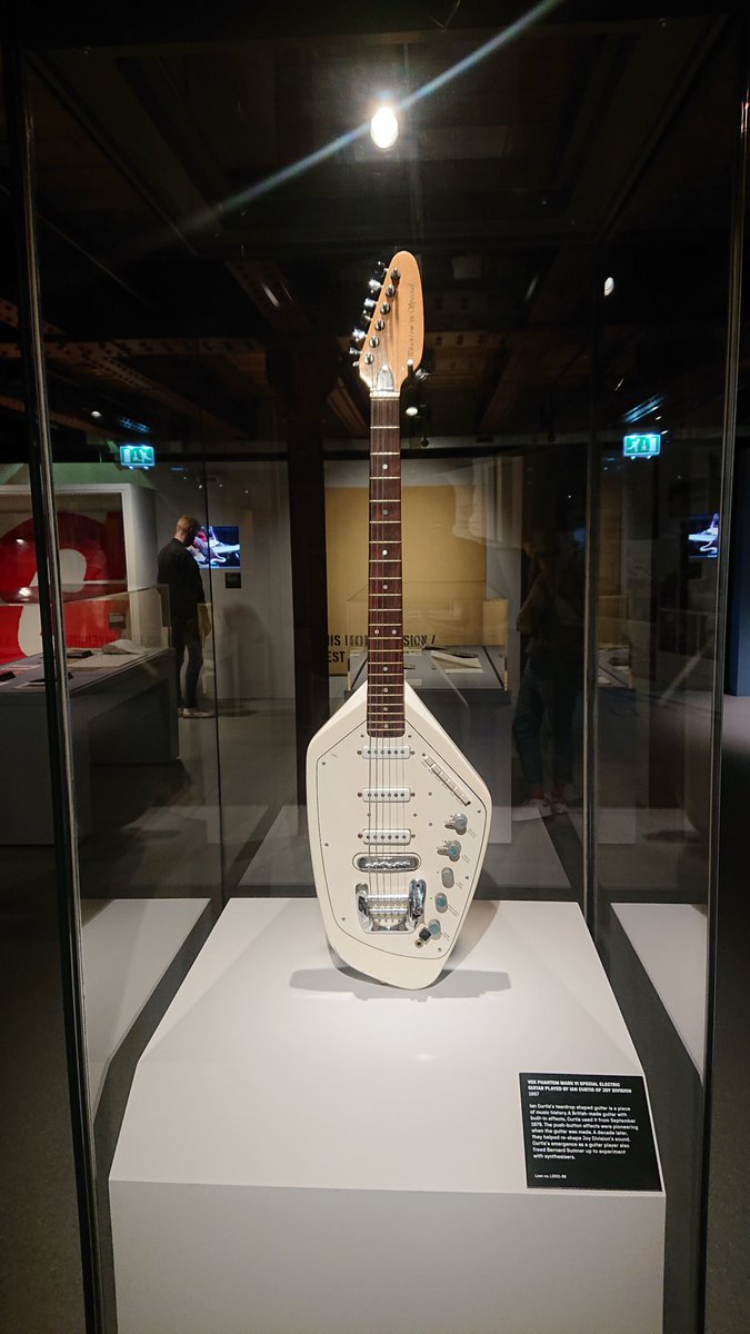 AndyLynes's tweet image. I. C. a guitar at @sim_manchester #usehearingprotection