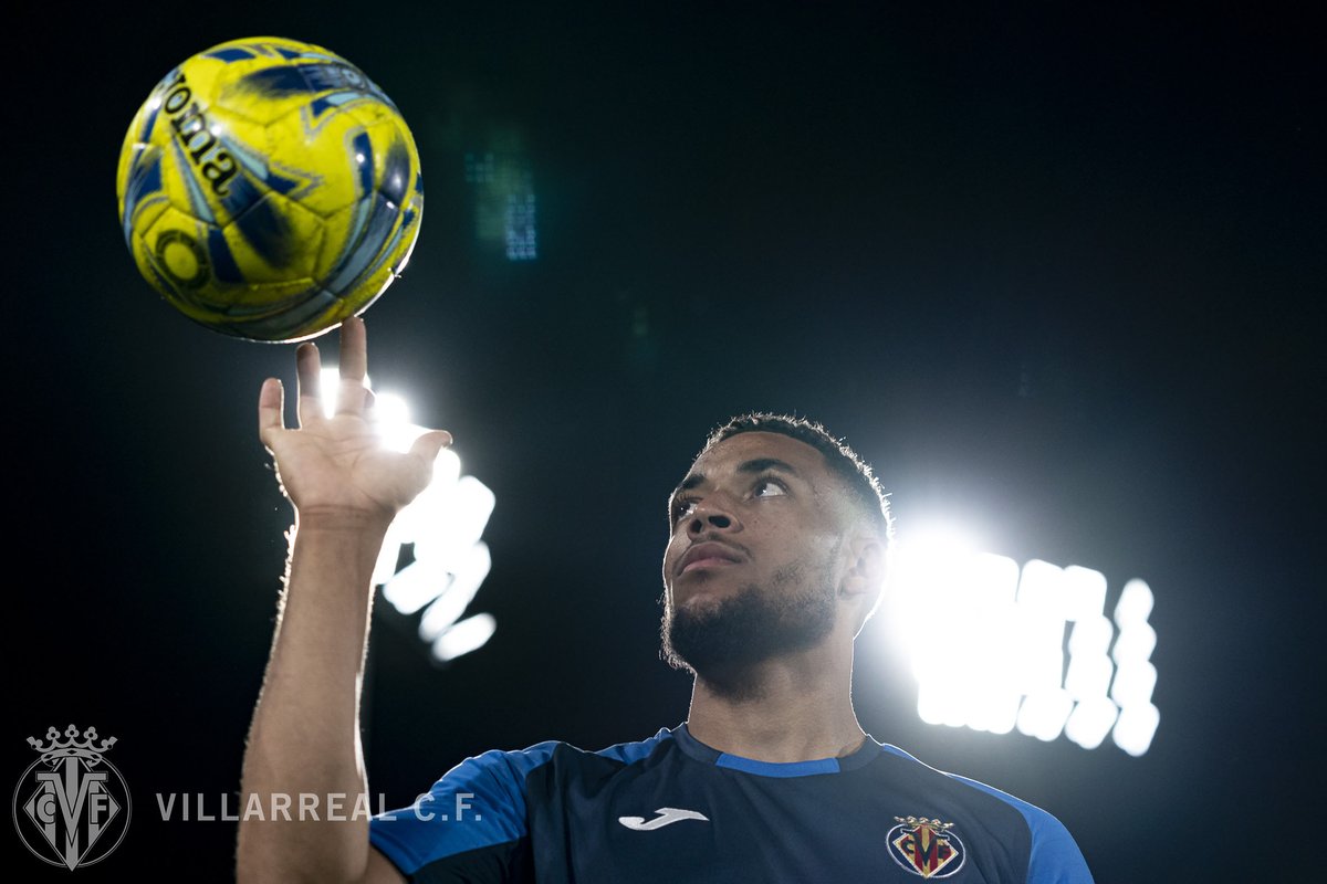 VillarrealCF's tweet photo. ɴᴇᴡ ᴋɪᴅ ɪɴ ᴛᴏᴡɴ 💛🏙.

👉 @Danjuma 👈 https://t.co/SOPVzhOBID