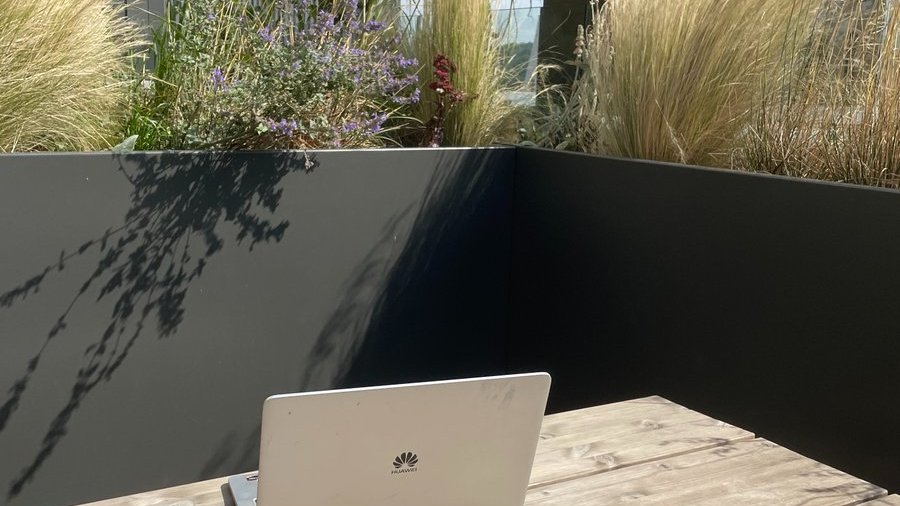 FuguPR's tweet photo. Now that many of us are #workingflexibly, it's important to find a space that inspires you to work in.💻 

Whether it's indoors with plenty of natural light, or outdoors in the fresh air @plusxspace in #Brighton! 

Where's your favourite spot? https://t.co/wGR5f6sDYq