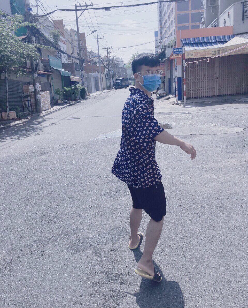 ks_jeep's tweet photo. Kiêm trai mua dịch 😂😂 https://t.co/higfY99gFD