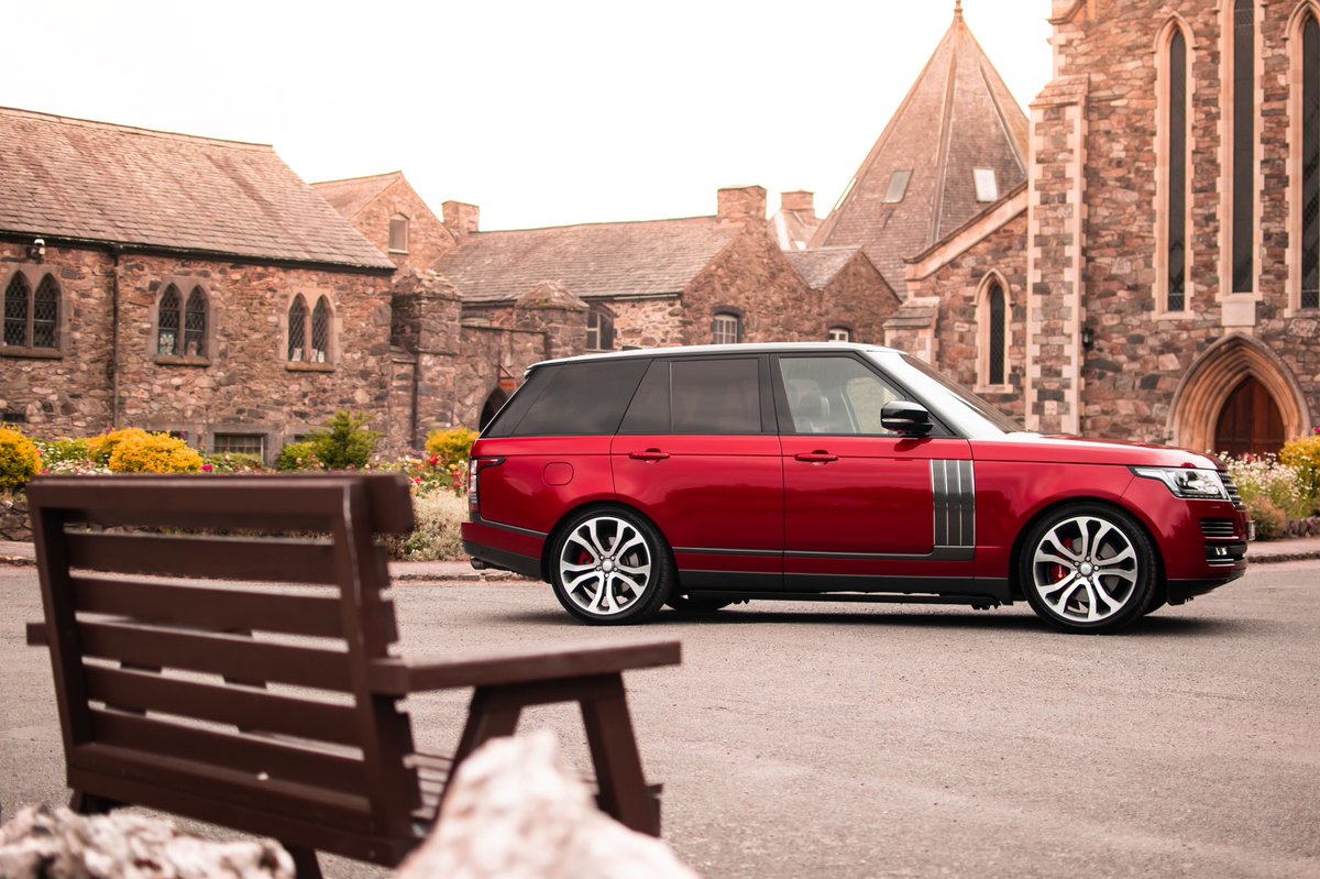 Sit back and enjoy the view.🔥This 542 BHP V8 SV Autobiography comes kitted with all the desirable extras including the following…
10.2” Rear Entertainment✅
Head Up Display✅
Sliding Panoramic Glass Sunroof✅
Soft Close Doors✅
Massage &amp; Heated Seats✅