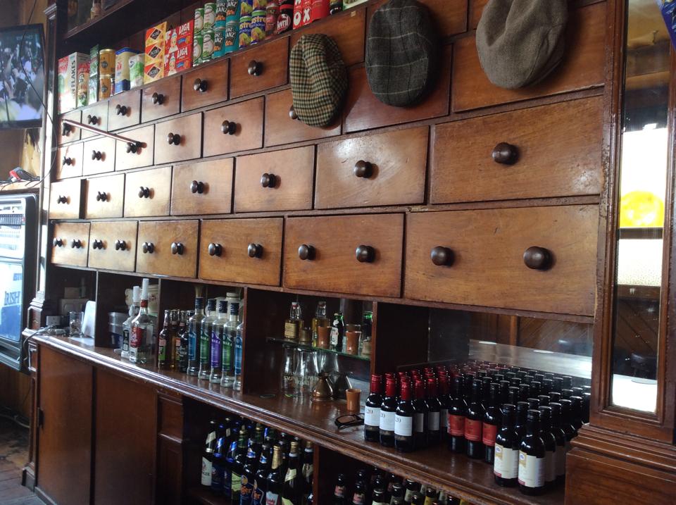 A wise man once said “There are no strangers here, only friends we haven’t met”. And where better to meet new people than a Boyne Valley Pub.
Check out our top bars and gastro pubs here for the perfect place to eat, drink and experience the Boyne Valley!
discoverboynevalley.ie/six-back-and-r…