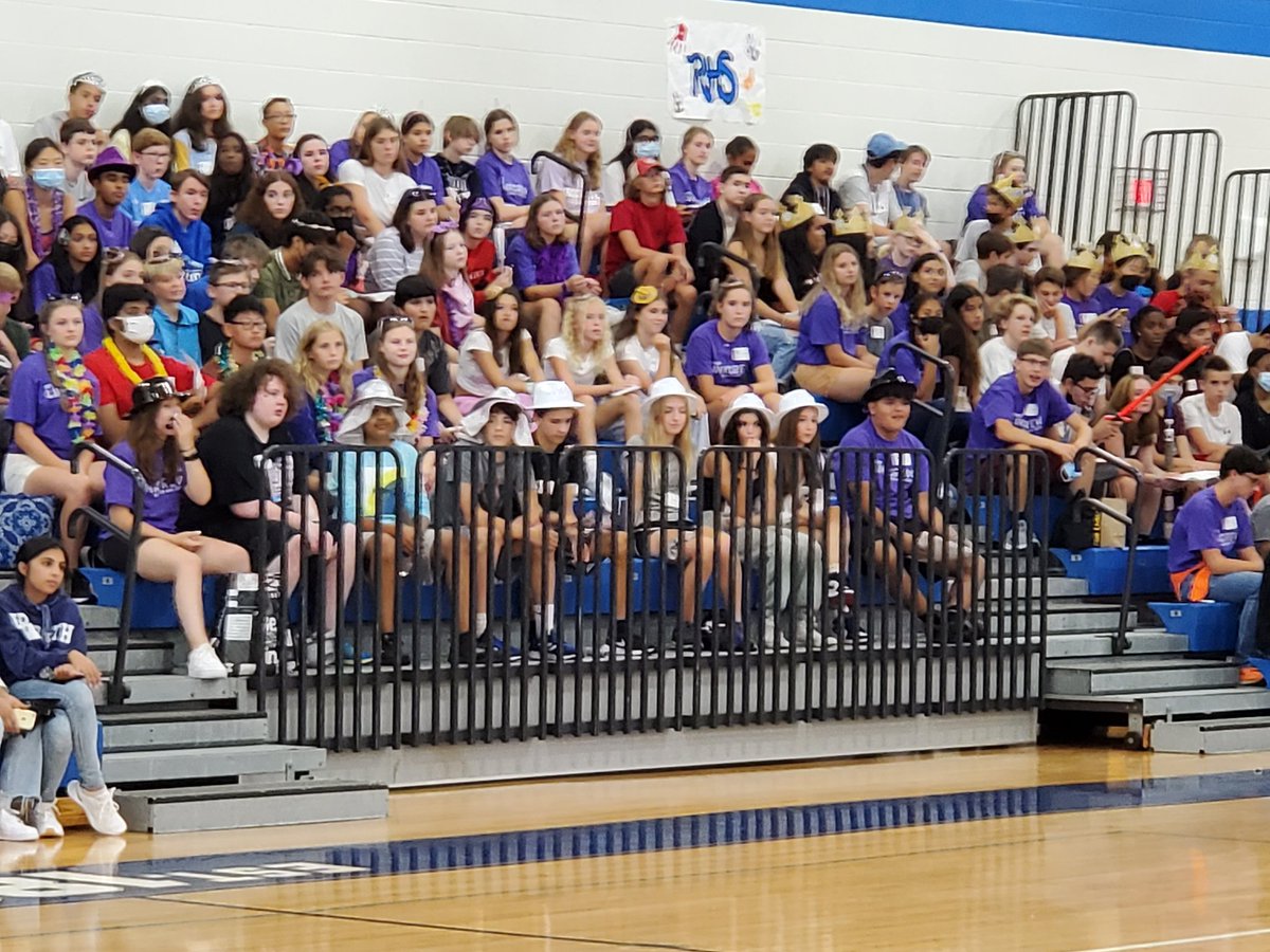 FalconLinkCrew's tweet image. Link Crew had a fabulous time welcoming our Class of 2025! We are so excited to have our newest Falcons in the building soon! @RHSFalcons @BoomerangPrjct #linkcrew