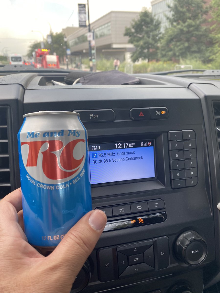 Last time you had an RC Cola? Better, last time you had an RC Cola while listening to the greatest rock station 👊🤘👊🤘👊🤘<a href="/angitaylorshow/">The Angi Taylor Show</a> <a href="/abekanan/">Abe Kanan</a> <a href="/Jay_the_Gay/">Jay (Secretary of The Angi Taylor Show)</a> @KingofLimbs15 <a href="/Rock955CHI/">Rock 95.5 Chicago</a> lunchtime at Atotonilco 🌮