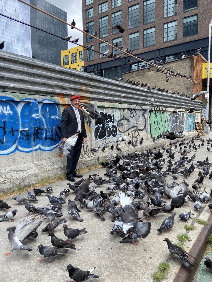 CurtisSliwa's tweet image. I’m out in the streets, shaking hands and wings, so I can learn more about the issues New Yorkers care about
