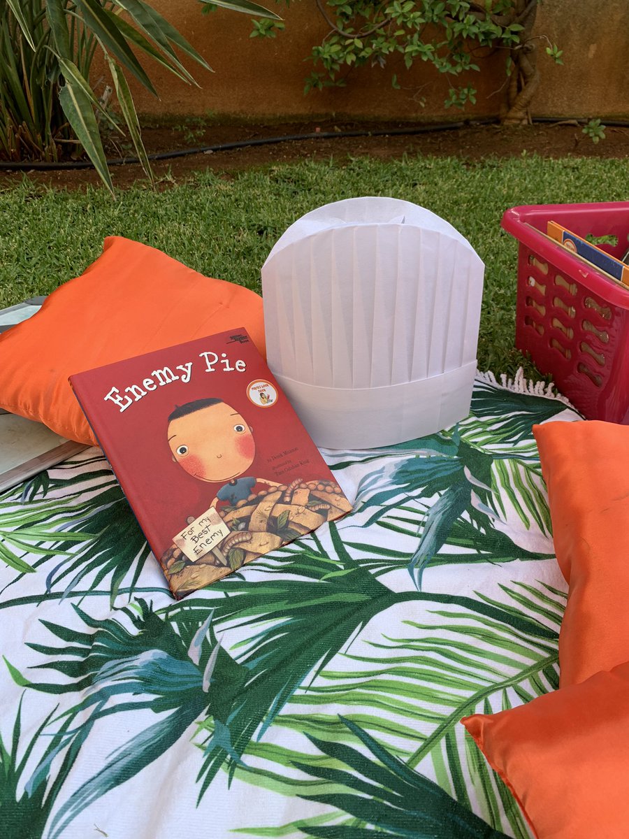 #enemypie #enemypiebook 📕<a href="/MayaRamlawi/">Maya Reda Ramlawi</a>