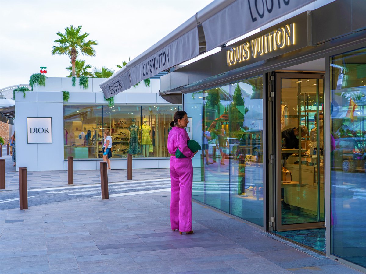 Marina Ibiza Port on X: The most exclusive brands in the world are located  at the central promenade of Marina Ibiza. #LouisVuitton #Dior #Gucci  #SaintLaurent #YSL #Offwhite #DolceGabbana #Bulgari #Loewe #Hublot  #TagHeuer #