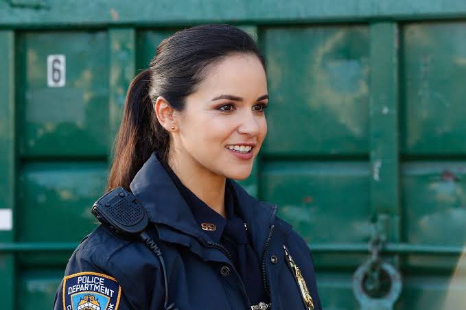 Melissa Fumero, 39 ya  nda. Happy birthday  Andy Samberg ile bir gün arayla do malar peki 