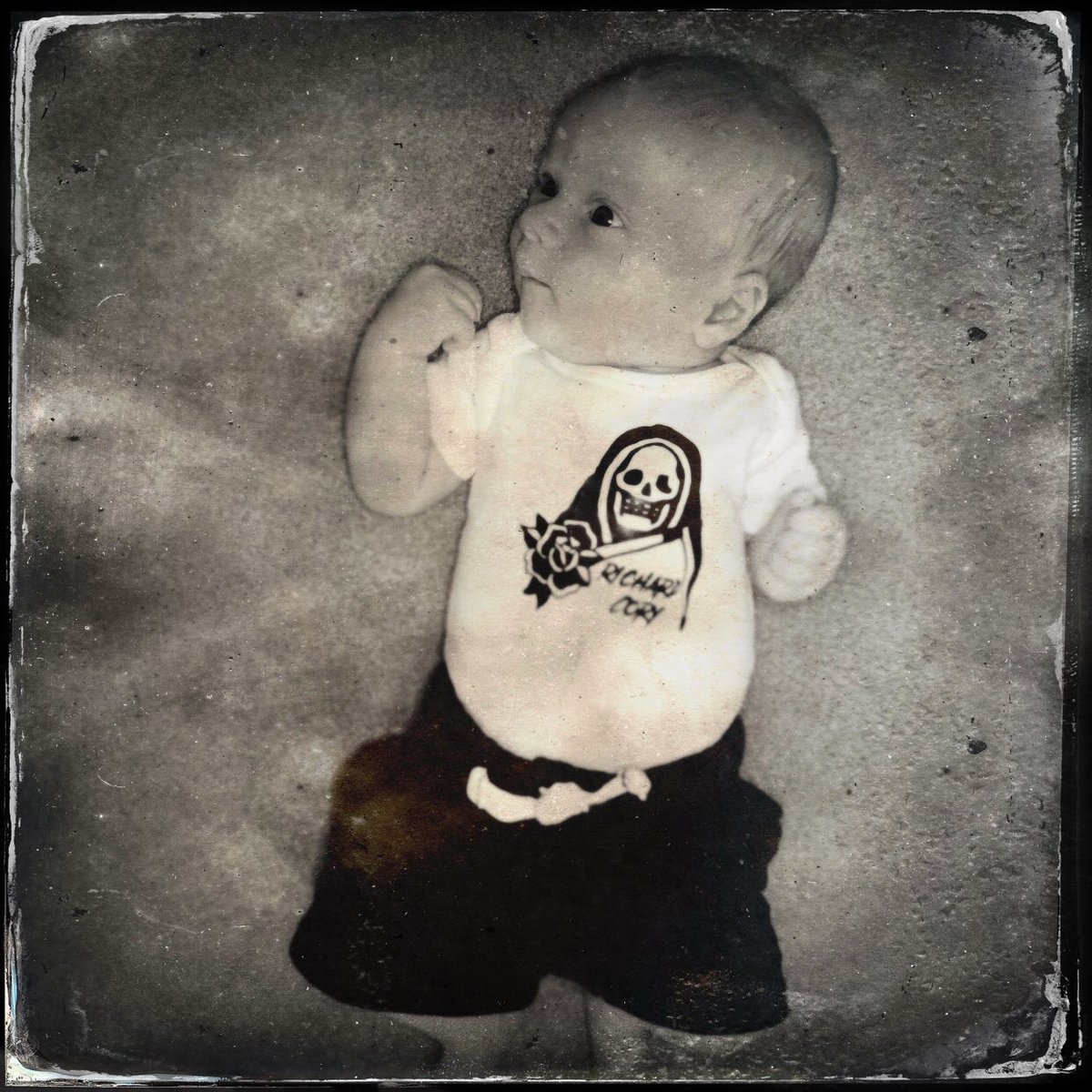 If you have already received your clothing order, send us a selfie or a video of you doing something crazy or funny that we can post in our stories. Remaining items can still be purchased at richardcoryband.bigcartel.com

#richardcory