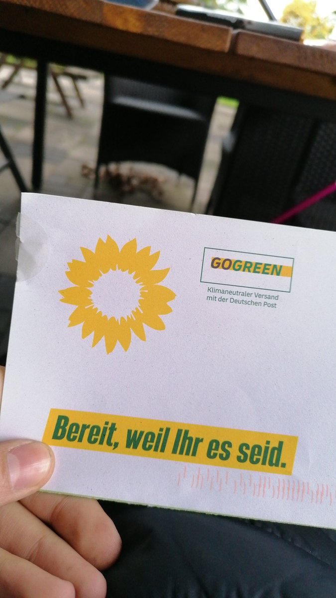 kilixntv's tweet photo. Erklärt mir das jmd?! @diegruenen schicken mir Post mit #papier 😂 Wenn doch aufs #Klima geachtet werden soll... Wieso?! Nervt wen anders 🙏🏽 https://t.co/ry2v05SDaZ
