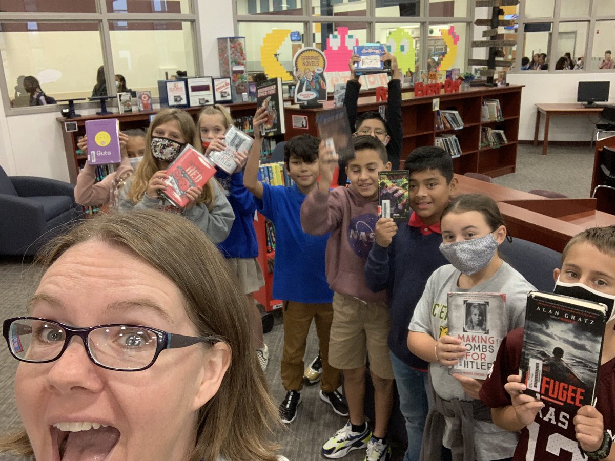 rhiajean's tweet photo. Is there really anything better than the first library checkout of the school year? @DraperPatriots @WylieISD @WISDLibraries #wylieisdlibs https://t.co/NsrH9GN0sL