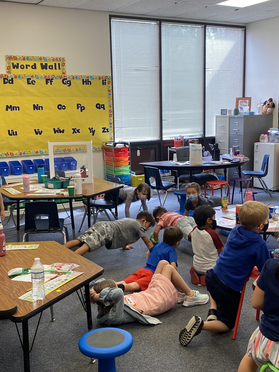 MrsMcWain's tweet photo. Late Tweet! We had a great 1st Day at Spicewood!! #jitterjuice #firstdayfeelings #brainbreaks @SWESPrincipal @MsAPeoples @SpicewoodPYP https://t.co/WkAJiMRvYO