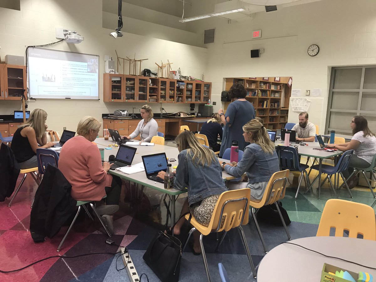 Day 3 of new teacher orientation at Dundee Central. Thank you Ed Elements and Erika Asquino for your expertise around personalized learning.@MrsAsquino @EdElements @WFL_BOCES