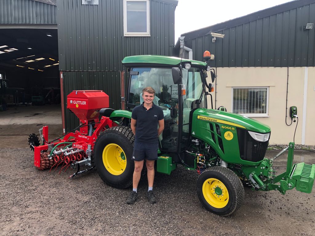 HuntForestGroup's tweet photo. Will Lawton from Acres Bath picked up their new John Deere 4066R and Guttler GreenMaster from our Tilshead branch yesterday!
#huntforestgroup #johndeere #4066R #guttler #greenmaster #smartagservices #wiltshire #hampshire #somerset #dorset #isleofwight https://t.co/a00xCs5eJo