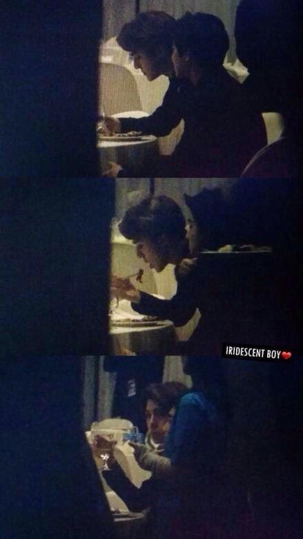 kyongEX0's tweet photo. Sehun'un en büyük fansitesi @/iridescent_boy Sehun'un en büyük sasaenglerinden biri. Bu fotoğrafları hep gizli çekmiş ve buraya yaymış biri iriboy. İkinci fotoğrafta gördüğünüz gibi resmen çalıların arasına saklanıp Sehun'un fotoğraflarını çekmiş+++ https://t.co/6MoXBCgMRG