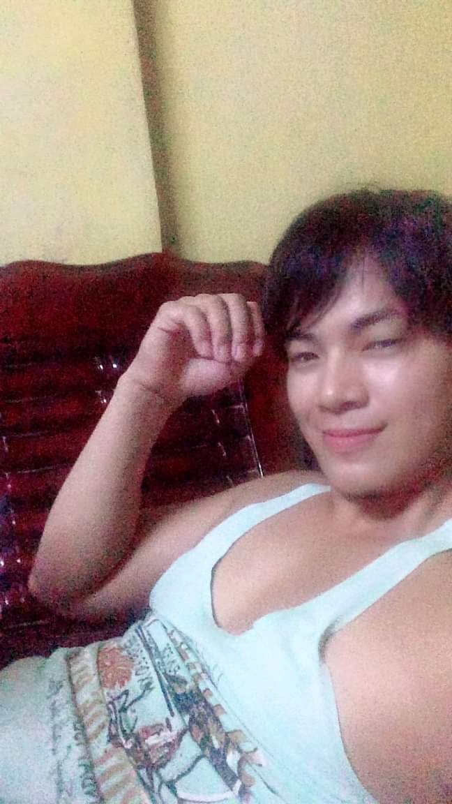 Jajajknows's tweet photo. Gwapong chinito. Sarap mag jakol sarap want to see his dick? Dm https://t.co/h2GLogNGRt