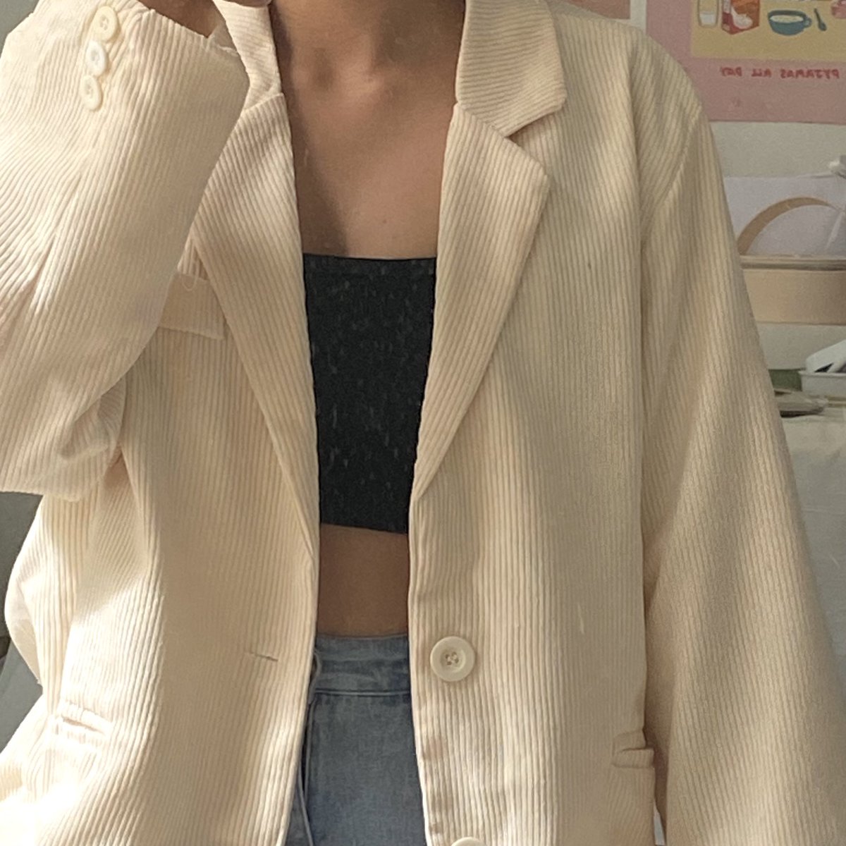 tkxmq_'s tweet photo. เมื่อไหร่โควิดจะหมด อยากเอาเบลเซอร์รุ่นนี้มาขาย แง้ 🥺𓈈☕️⭐️🥛⸝⸝ https://t.co/kEovRIQdEc