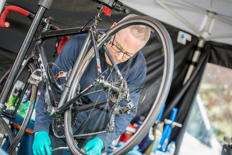 We are thrilled to announce that we are partnering up with @etapelochness for this year's sold-out event!

We will be offering free mechanical assistance to all riders this Sunday at Loch Ness! 

#ridelochness #etapelochness