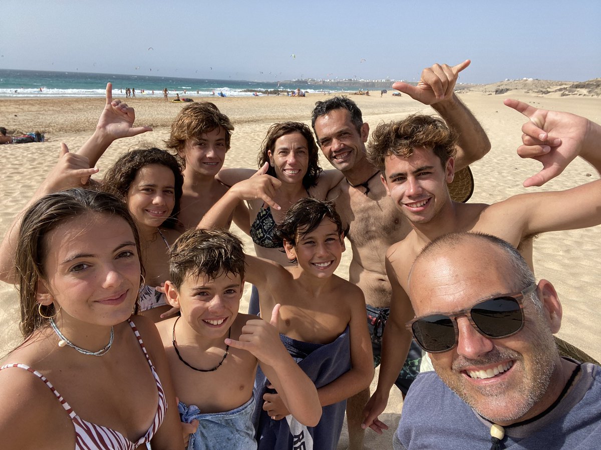 iugarte's tweet photo. @condedelamaza Nosotros hemos emigrado a Fuerteventura Monsieur!
Abrazo! 😜 https://t.co/bXEZ8uezlP