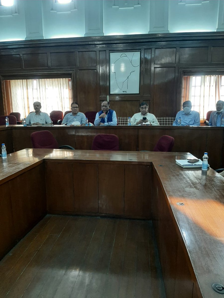 UnivofDelhi's tweet photo. DU team of VC, Dean, Colleges, Director, S.Campus, DSW, Registrar Deputy Dean &amp; FSR met students from Afganistan@UnivofDelhi.The team listened to their problems of VISA extension, ICCR Scholarship, accomodation &amp; financial issues. They were assured of all help by the University. https://t.co/dlofgMfjIU