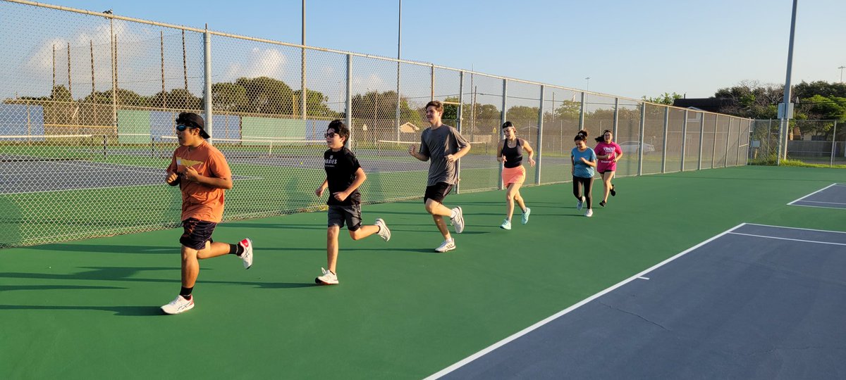 carroll_tennis's tweet photo. "If you want to go fast go alone. If you want to go far, go together."
#TigerPride #CTC212 #CarrollTigerTennis https://t.co/8GDlPMp2s0