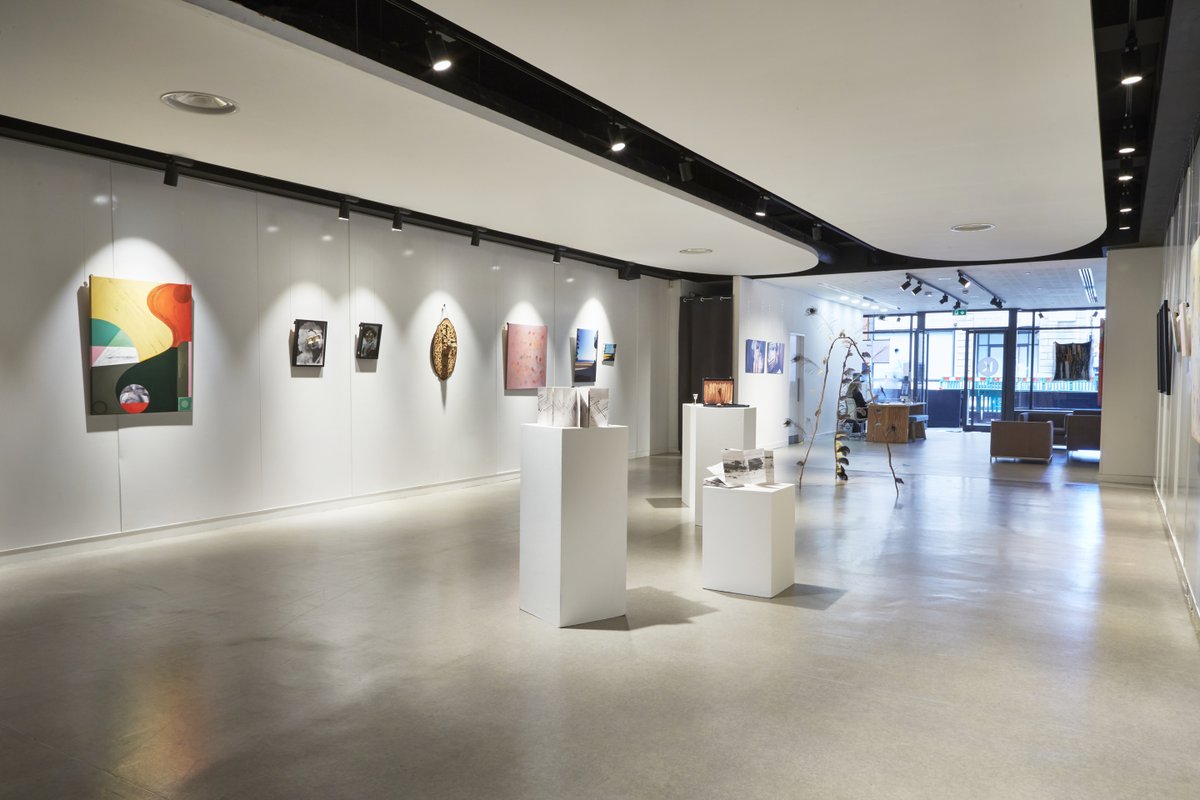 Eyevolution_Ltd's tweet photo. The Koppel Project 
Using Artiteqs Top Rail, Twister Perlon and Micro Grip Hook to showcase artwork from local artist, this event took place in Piccadilly, London. 
Thank you for sharing 🖤⁠
⁠
📸: @thekoppelproject &amp; @rocio_chacon_studio 
#artiteq #artgallery #picturehanging https://t.co/HwzQy5CvvB
