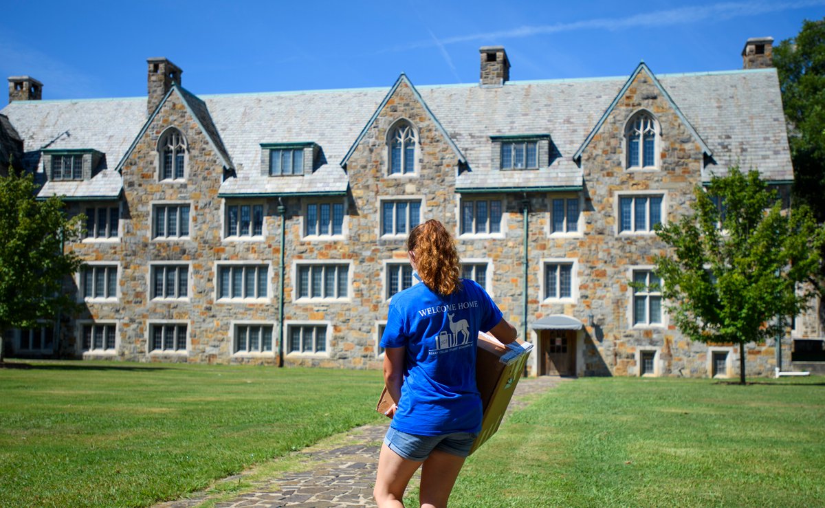 berrycollege's tweet photo. We're so thankful for our Berry Bell Hops and their help during move-in day yesterday! https://t.co/tQd2GBkvgu