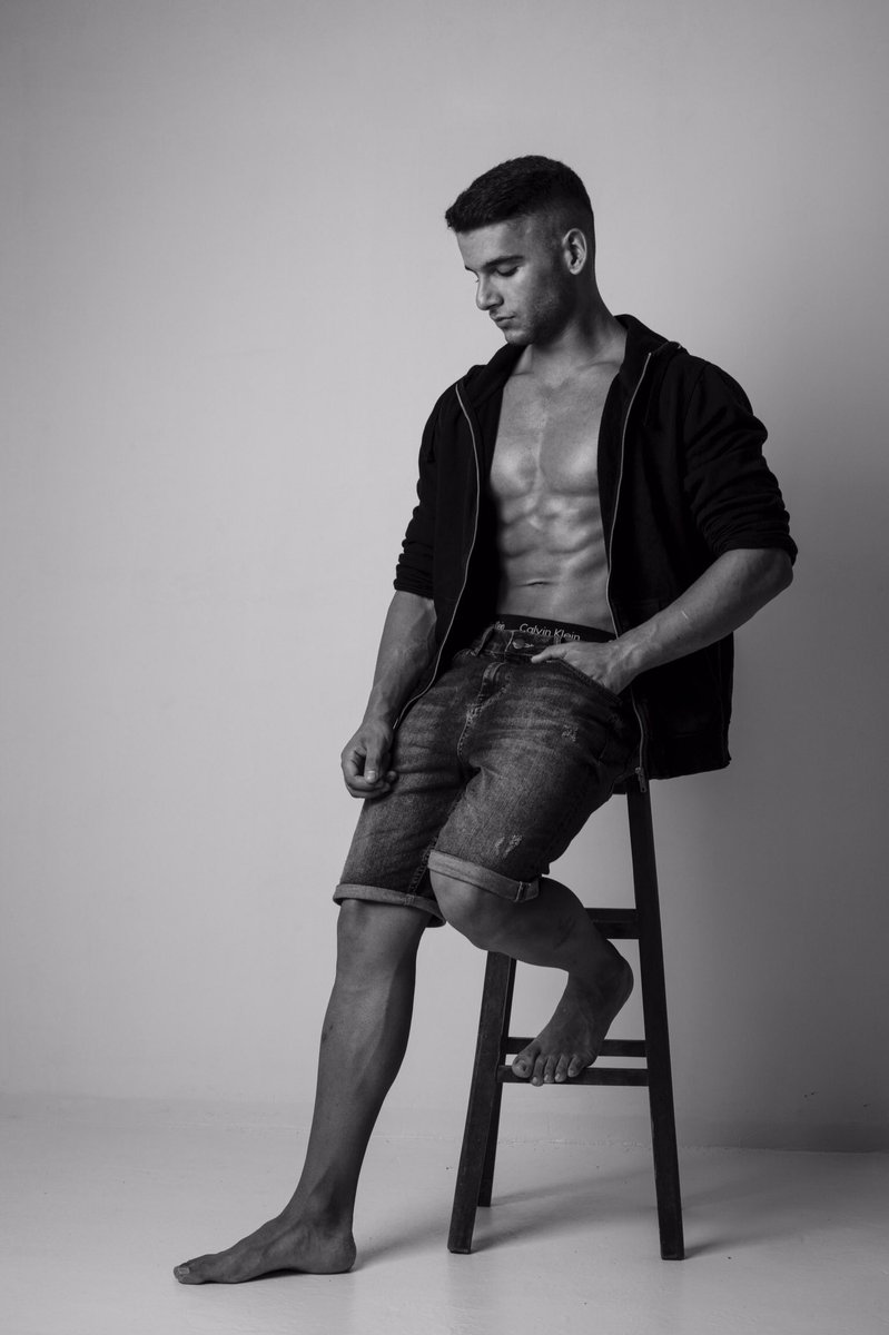 Jigolomert31's tweet photo. Merhaba ben mert istanbul Şişli görüşmek için wp 05449073631 #istanbulgay #istanbuleskort #jigoloarıyorum #sisligay #taksimgay #taksimeskort https://t.co/8TKUnEWVpK